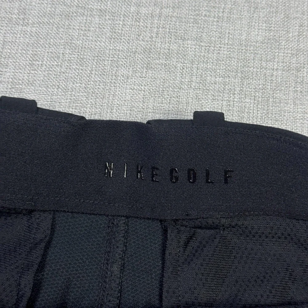 Nike Dri-FIT Golf Shorts Mens 30 Black Athletic Microfiber Quick Dry 9 Inseam